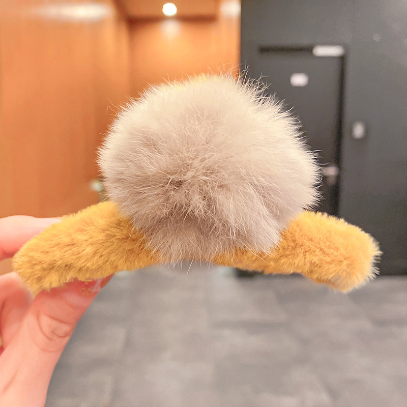 Cute Large Plush Ball Catch Clip Fashion Temperament