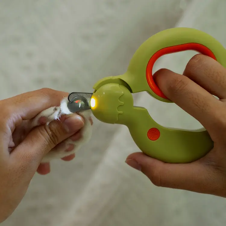 Creamy Donut Nail Clippers