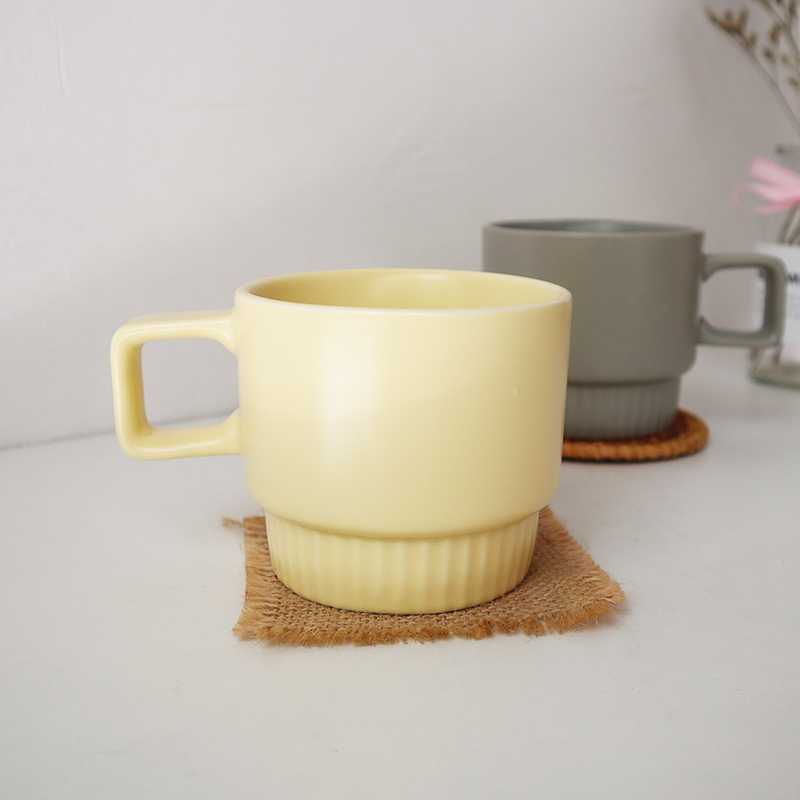 Title 2, Ceramic mug with cover household coffee cup