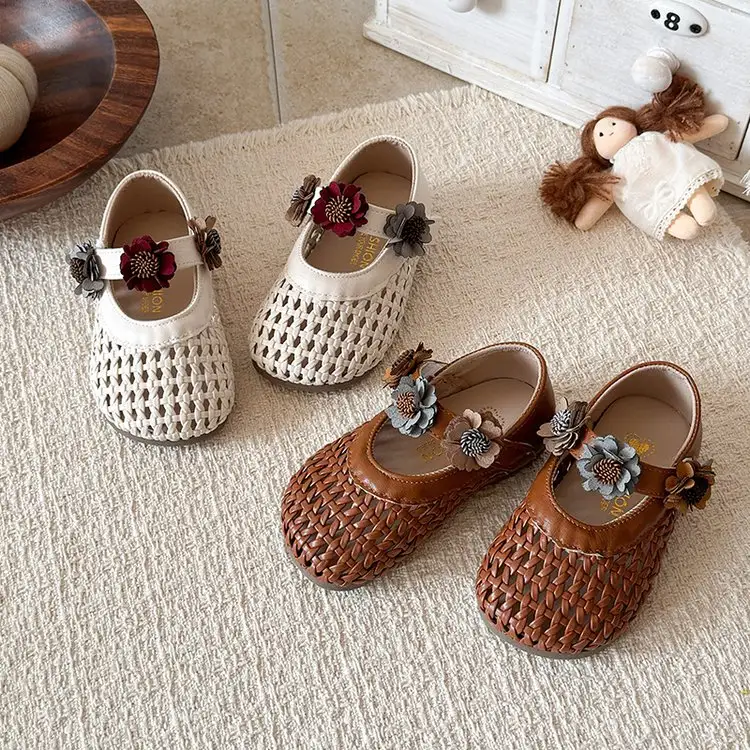Girls' Korean Woven Hollowed Out Leather Shoes With Fashionable Soft Sole And Retro Style, Versatile For Children To Wear As A Single Shoe