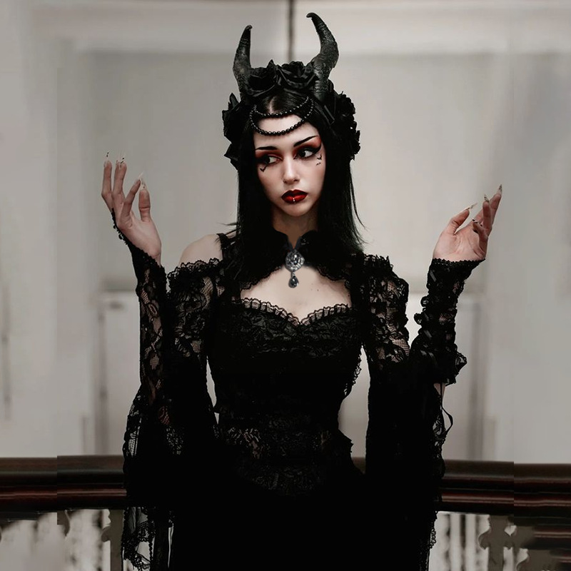 صدرية نسائية أنيقة بقصة ضيقة وأكمام برنسيس مع دانتيل