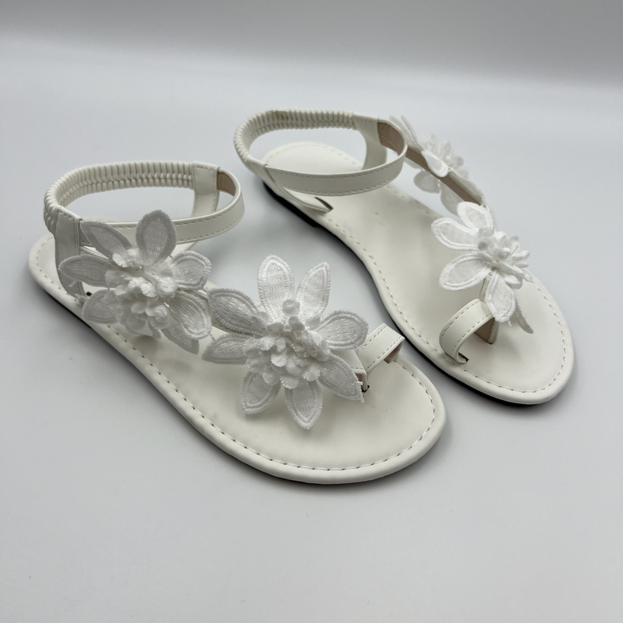 Women's 2026 New European American Floral Embroidery Flat Sandals, Summer Soft Sole One Strap Beach Shoes