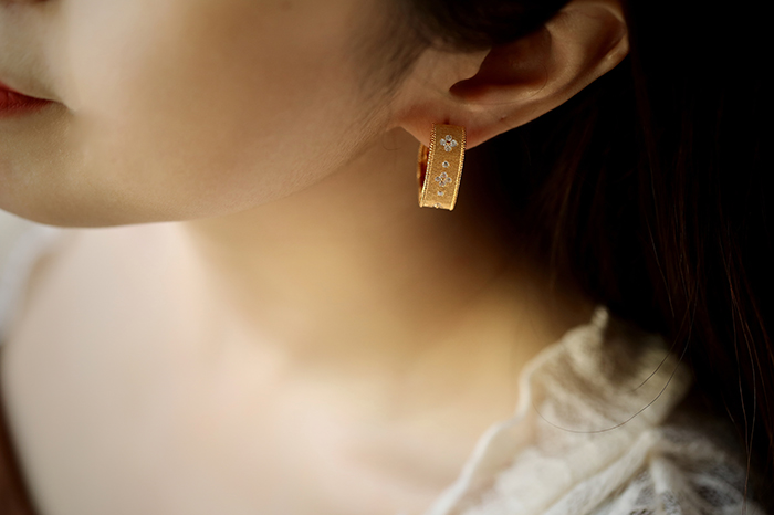 Vintage Court Wide Sparkling Gift Brushed Earrings