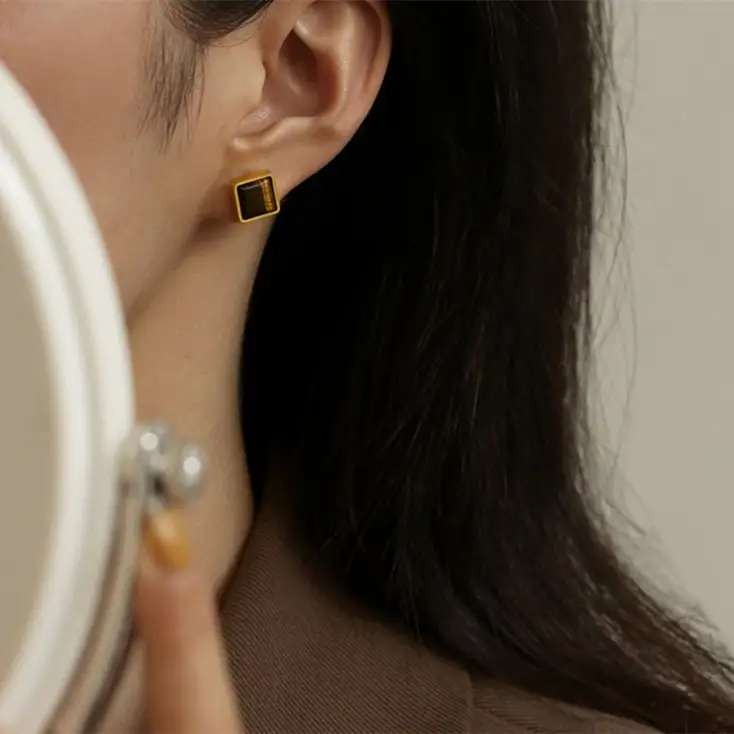 Women's Retro Fashion Minimalism Natural Stone Stud Earrings