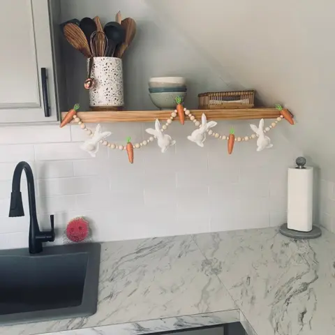Lovely Rabbit Carrot Easter Wreath
