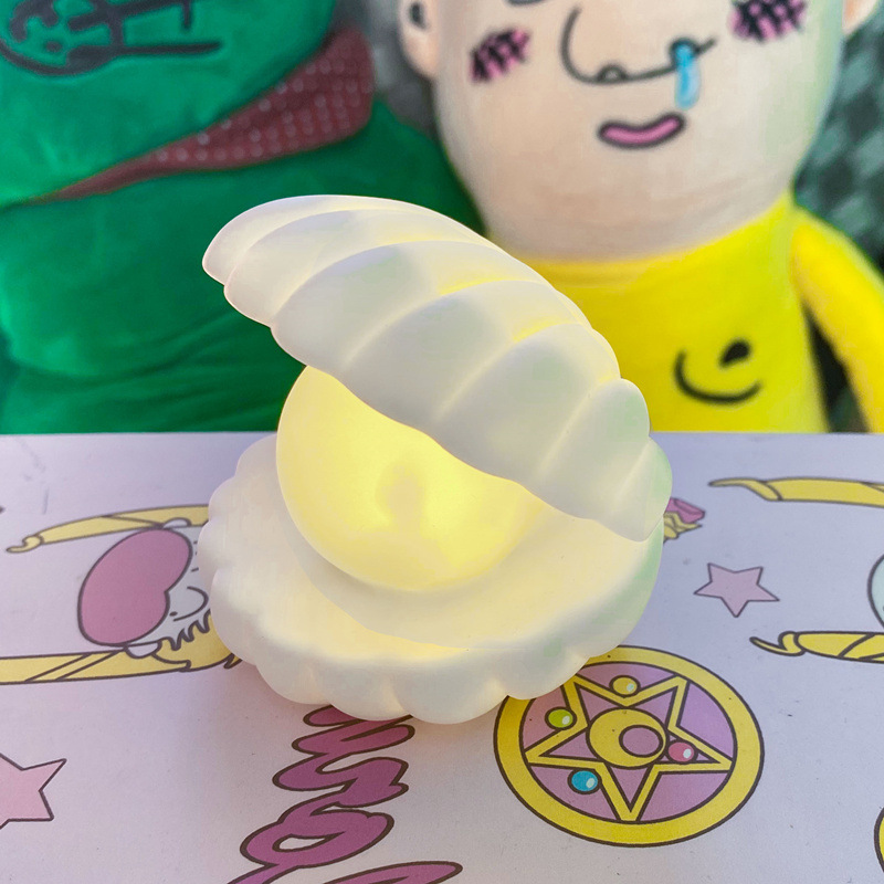 لعبة مضيئة بتصميم مبتكر لسوق الليل الكرتوني