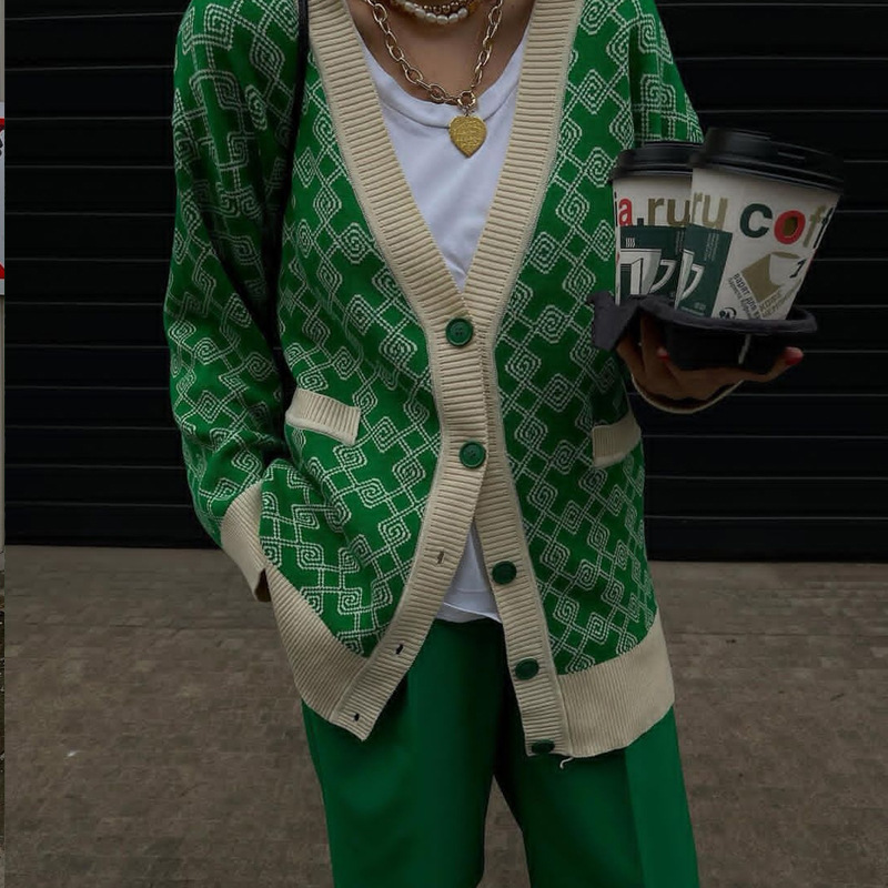 V-neck Pattern Button Pocket Loose Sweater Cardiga