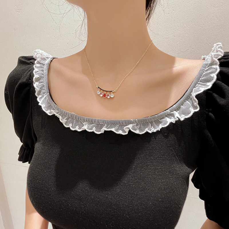Temperament Gentle Goddess Fashion Smile Necklace