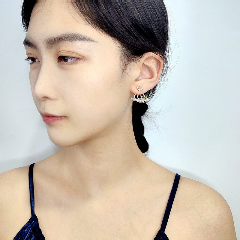 Retro Earrings Female Dongdaemun Pearl Rhinestone Personalized Fan Shape