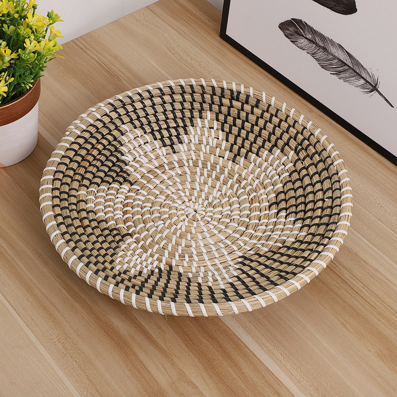 Handwoven Seagrass Fruit Plate Desktop Storage Basket