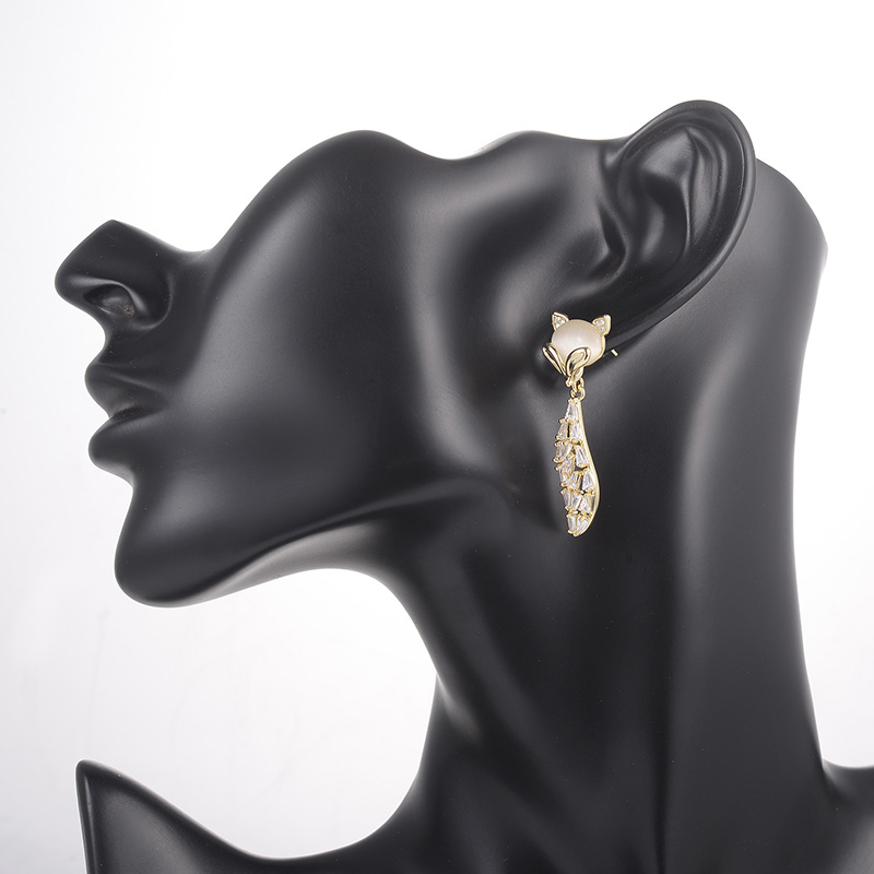 European And American Vintage Classic Metal Earrings