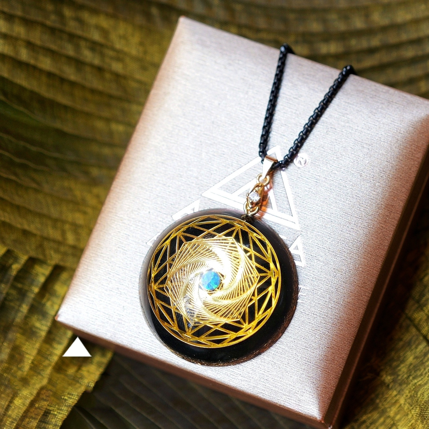 High Frequency Guardian Stone Opal Necklace Men's And Women's Pendants