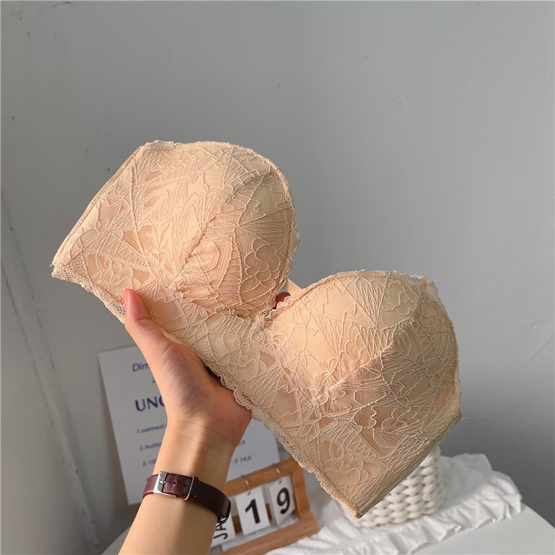 Title 7, Thin Strapless Non-slip Push Up Bra