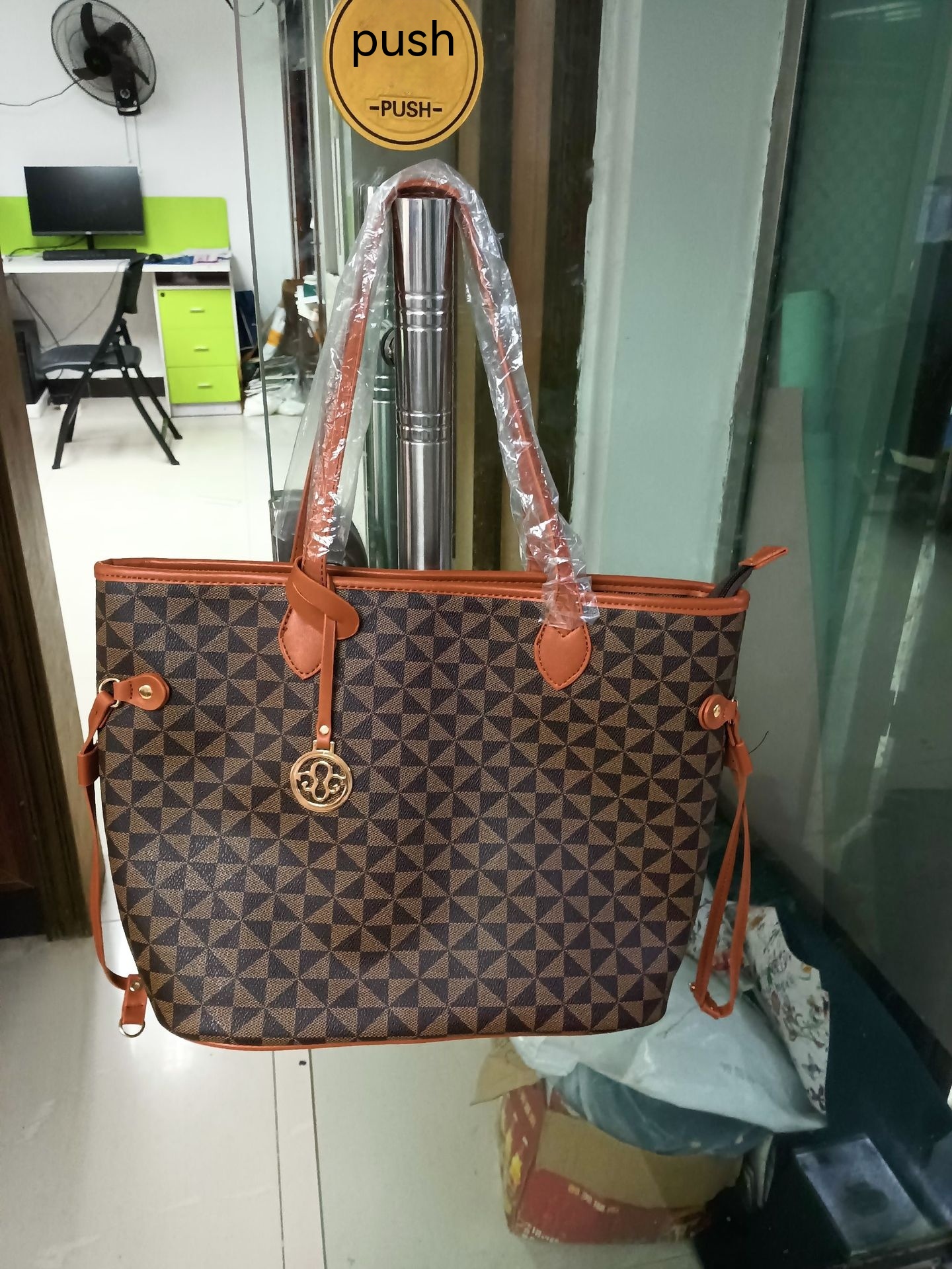 European And American Fashion Embroidered Chain Single Shoulder Crossbody Mother Bag Red - Shop at LoveMi