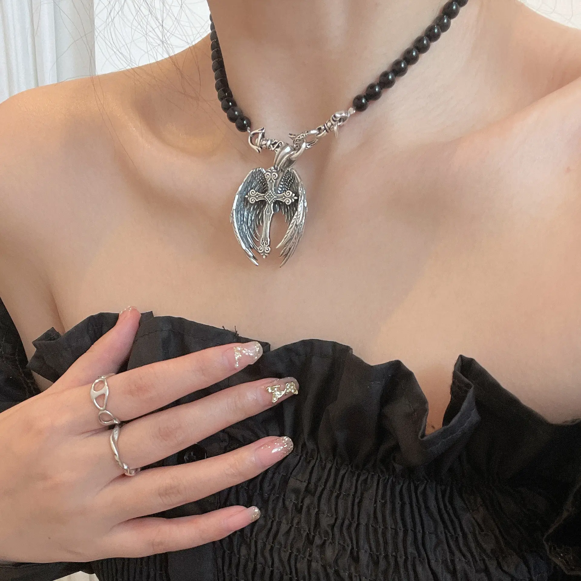 Obsidian Pearl Stone Beaded Dragon Pattern Hook Buckle Necklace