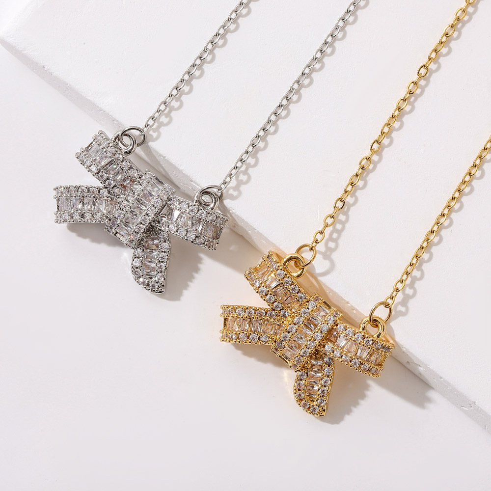 Women's Fashionable Elegant Bow Pendant Necklace
