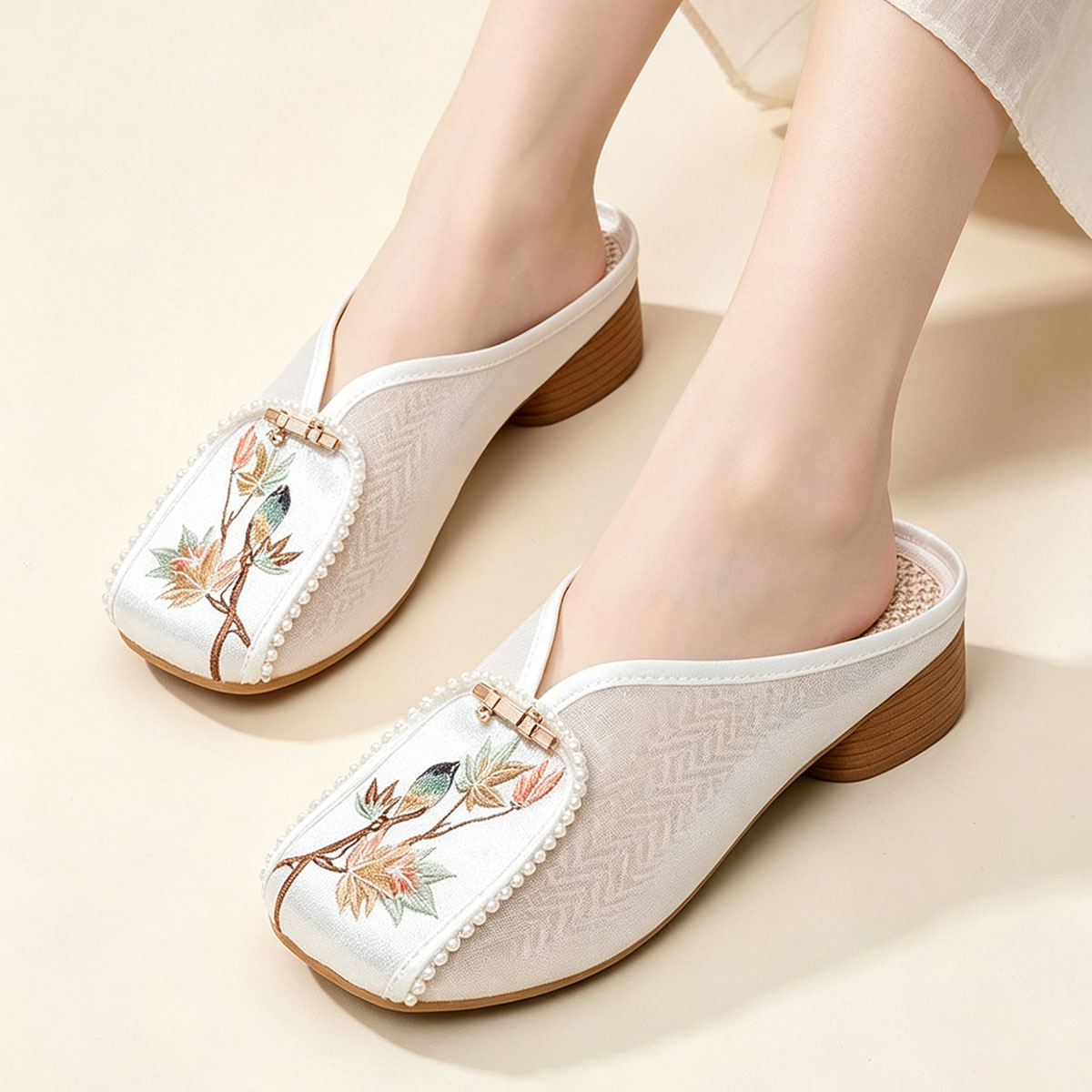 Summer Breathable Mesh Mule Slippers - Embroidered Cloth Mules With Oriental Floral Embroidery, Soft Sole Low-Heel Women S Shoes