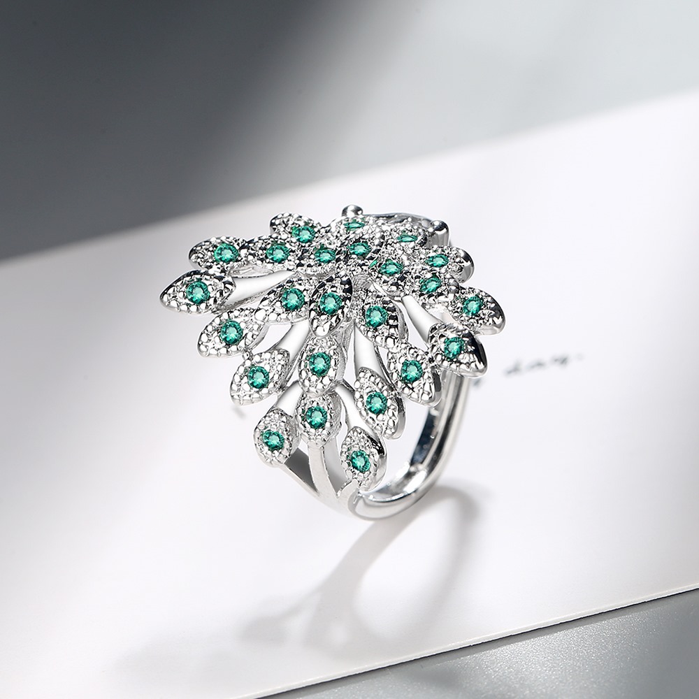 Peacock Screen Inlaid Zirconium Diamond Animal Ring