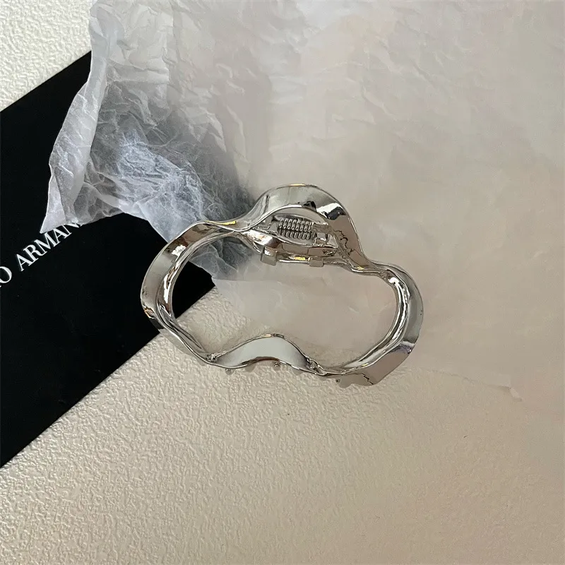 Simple And High-end Line Grab Clip Large - Silver