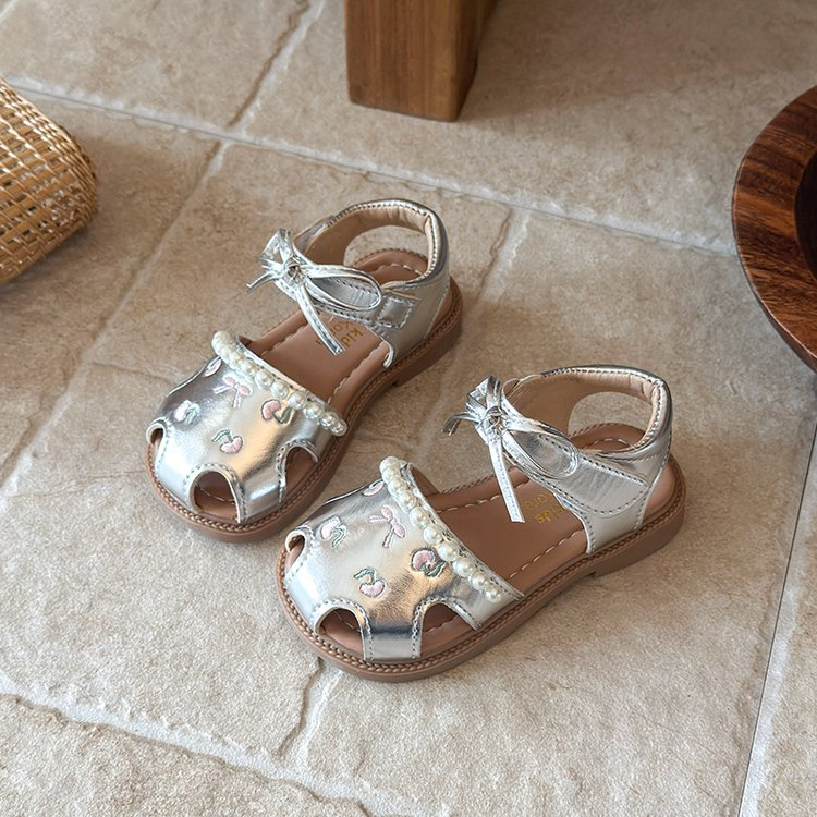 2026 Summer New Girls' Sandals, Pastoral Style With Delicate Embroidery, Sweet Closed-toe Hollow-out Soft Sole Pearl Princess Shoes — foto 4