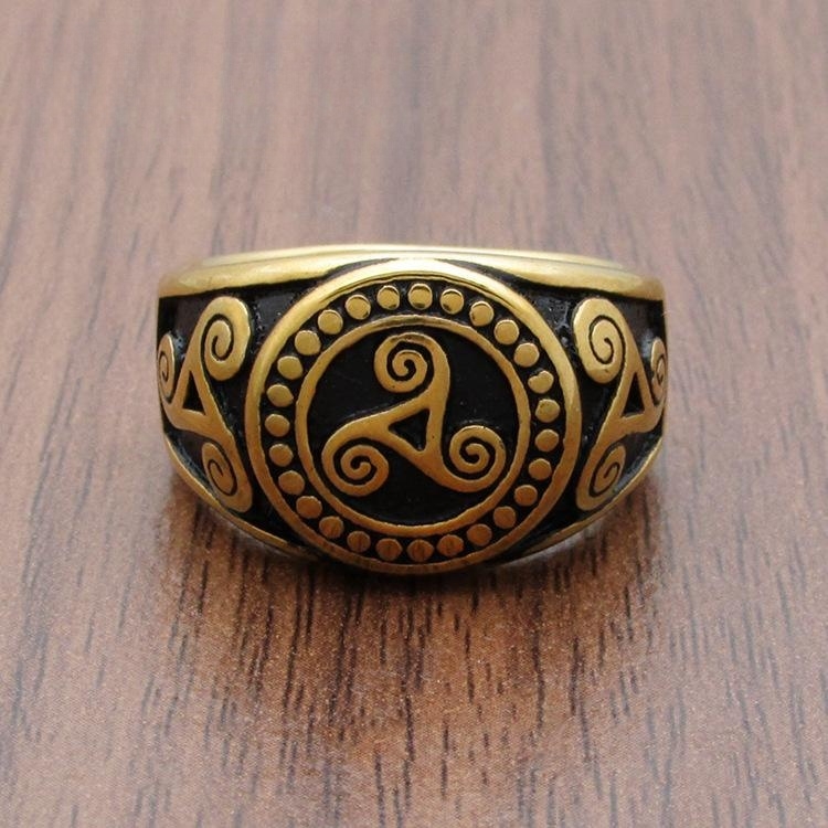 Title 6, Anillo Hombre Acero Titanio Diseño Vikingo Dora...