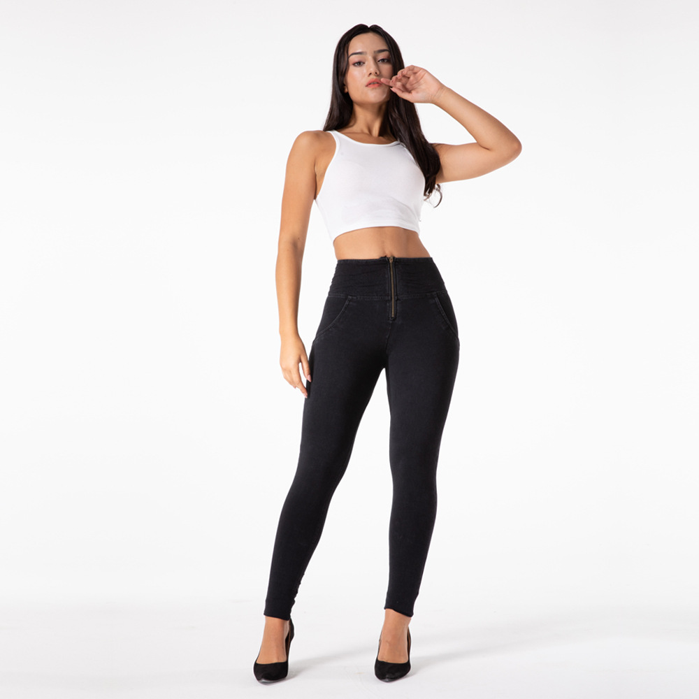 Title 3, Damen Hip-Lift High Waist Yoga Denim Peach Pant...