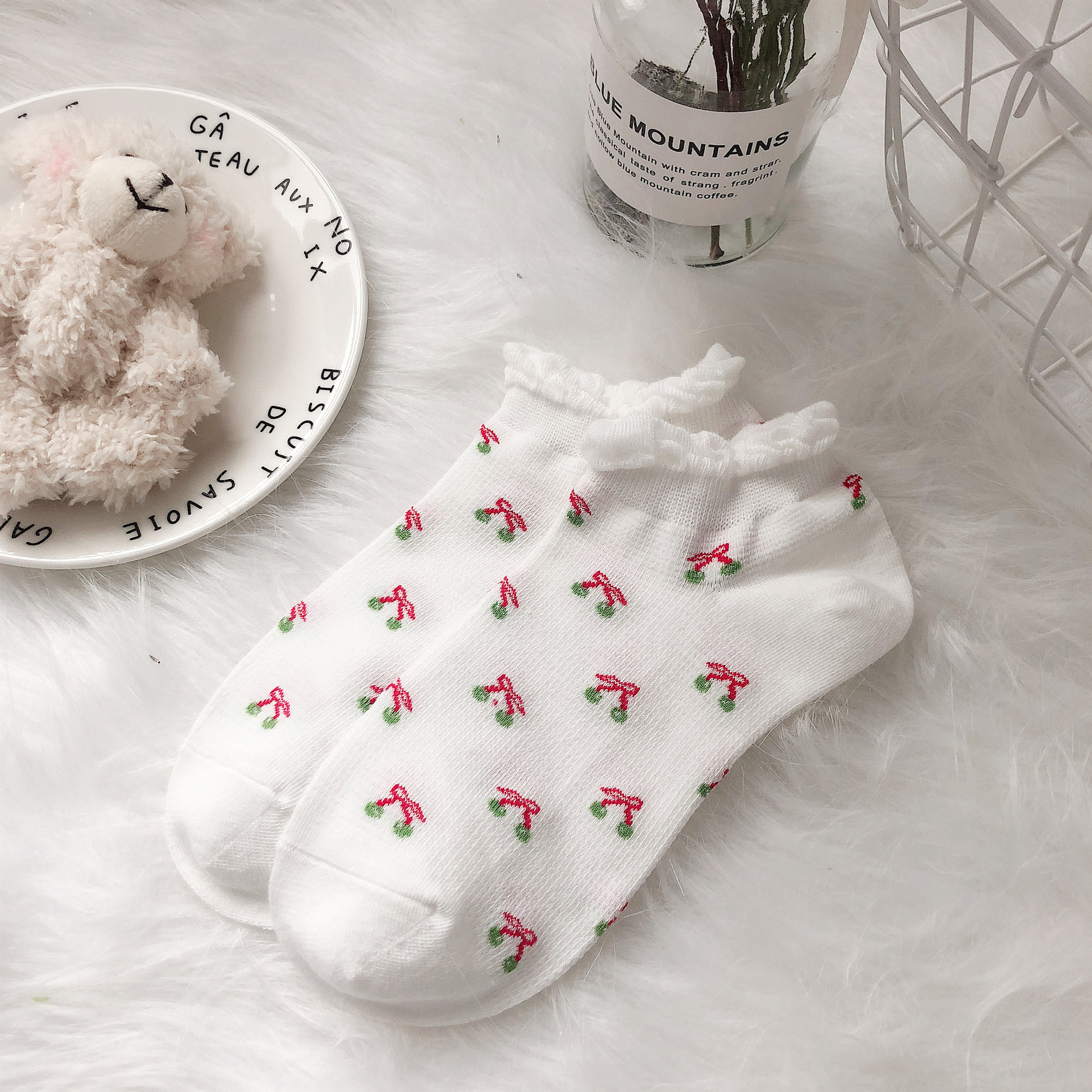 Title 7, Bubble Mouth Small Floral Socks