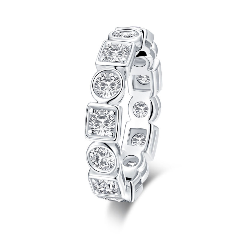 Moissanite Women's S925 Sterling Silver Single Row Diamond Ring - Image 4