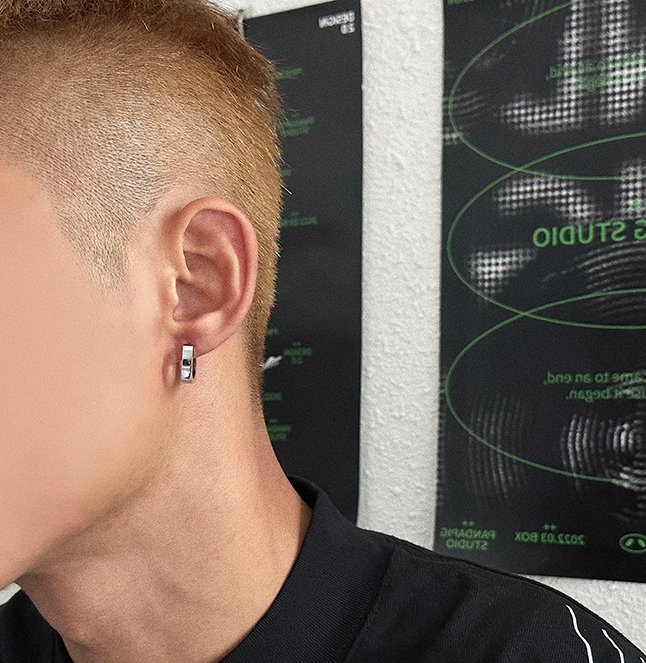 Square Earrings Made Of Versatile Titanium Steel