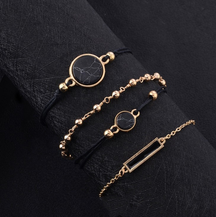 Черный браслет с бирюзовым узором. Цепочка ручной работы. Черный квадрат.