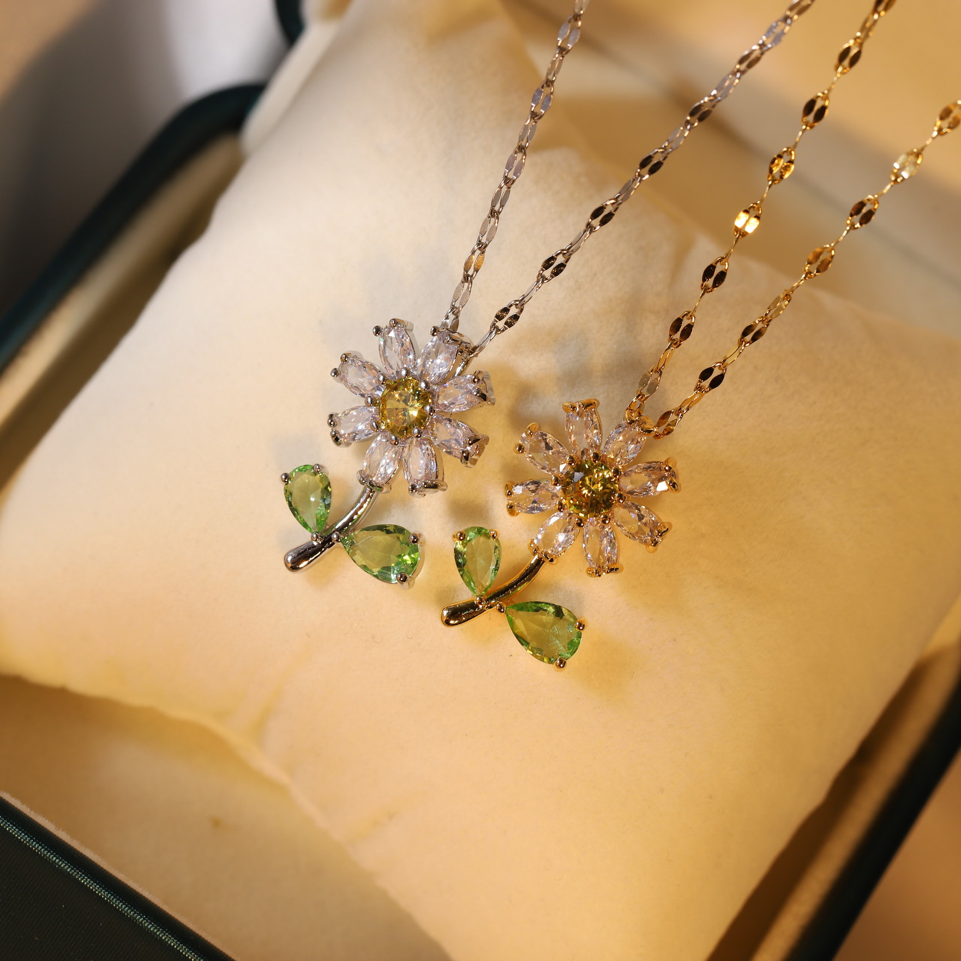 Zircon Sunflower Shape Pendant Jewelry Ornament