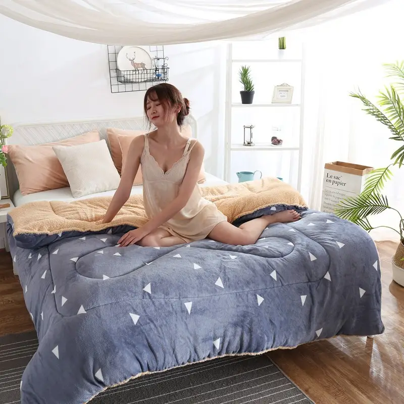 Lamb Velvet Quilt Keeps Warm For Two In Winter