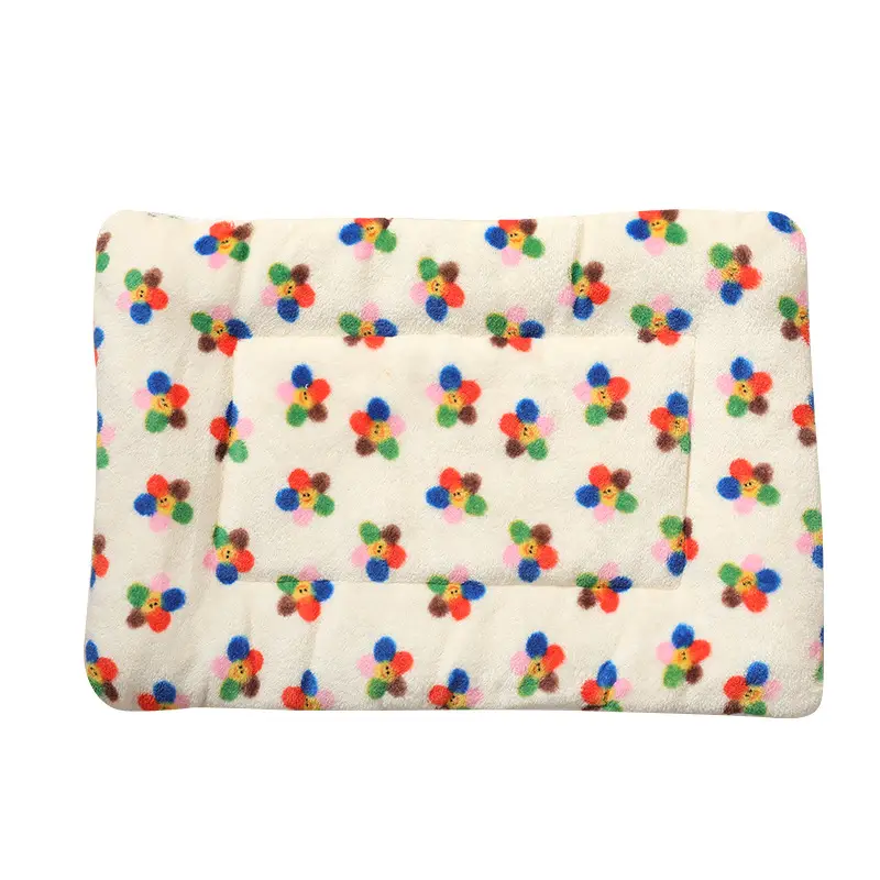 Hot Selling Cute Cat Blanket Pet Winter Warm Coral Velvet Pet Dog Cat Blanket Autumn And Winter Pet Supplies
