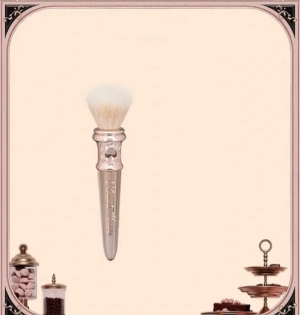 Chocolate Store Embossed Powder Blusher - Dotting Brush White