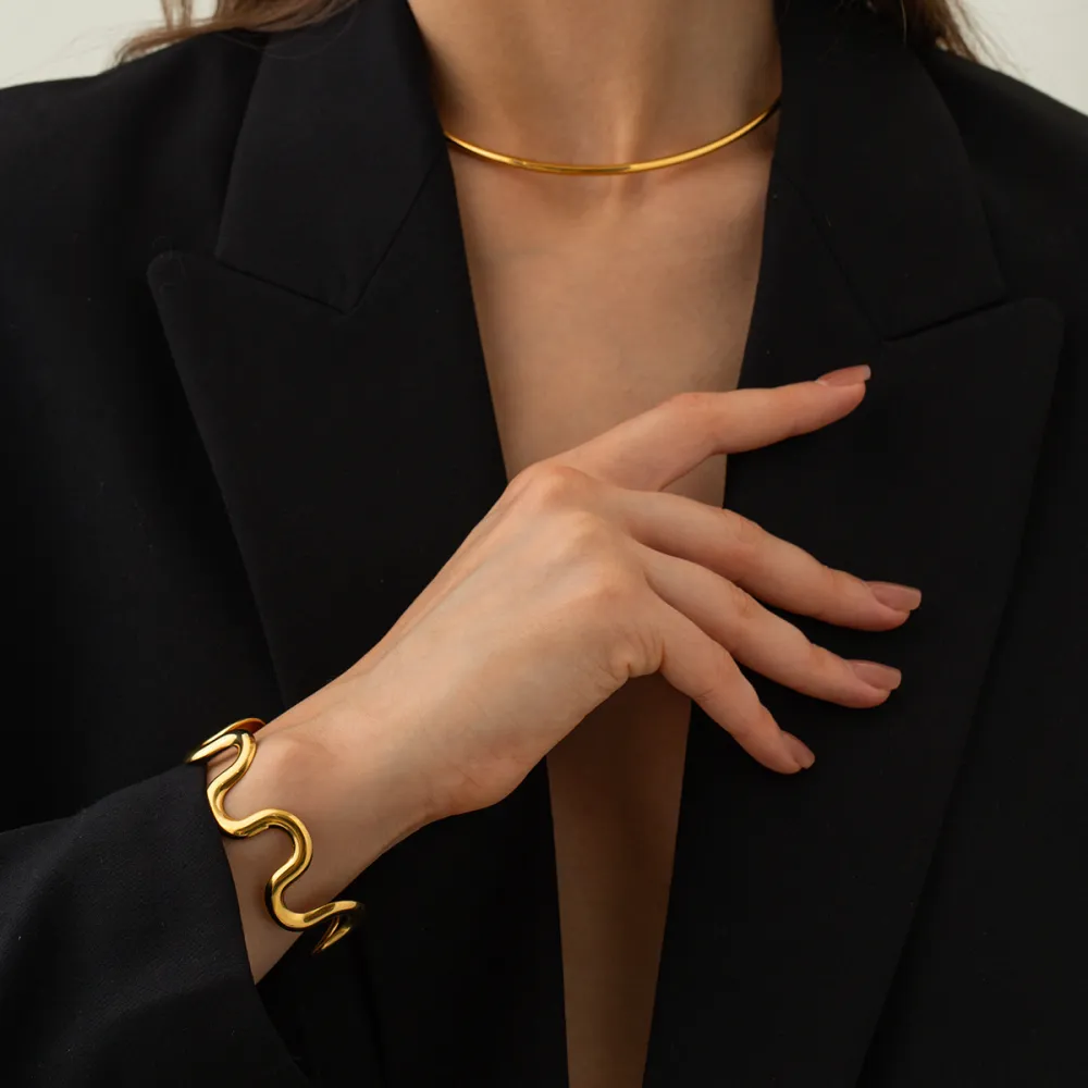 New INS Style Titanium Steel Bracelet For Women, 18K Gold Plated Stainless Steel, Fashion Trend Wavy Bangle Jewelry
