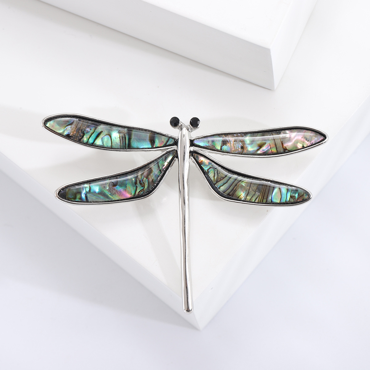 Title 2, Artistic Retro Alloy Emerald Dragonfly Breastpin