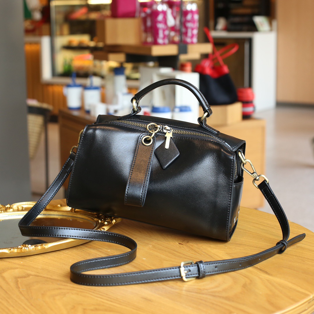 European And American Retro Women's First Layer Cowhide Shoulder Bag Crossbody Bag Melard Women's Bag Large Capacity Boston Small Square Bag — view 4