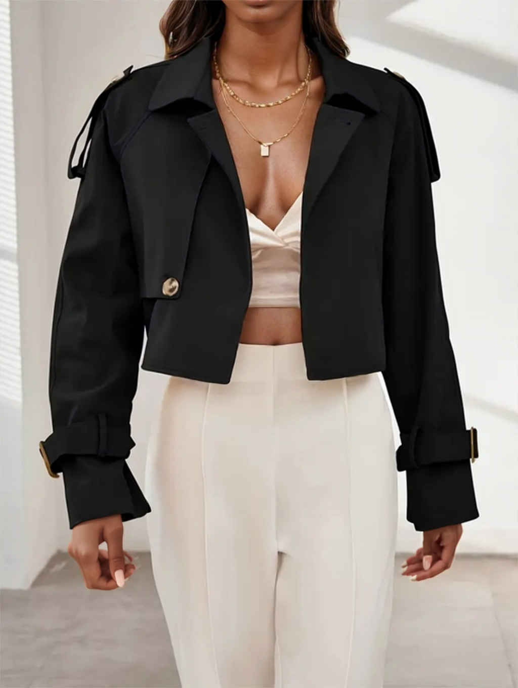 A Solid-colored Long-sleeved Top For Ladies