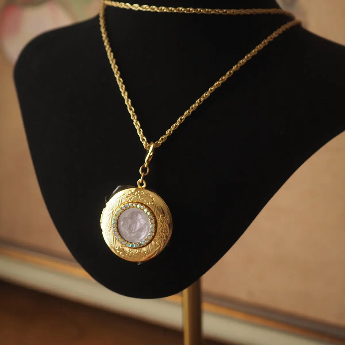 Vintage Photo Box Pendant Multicolor