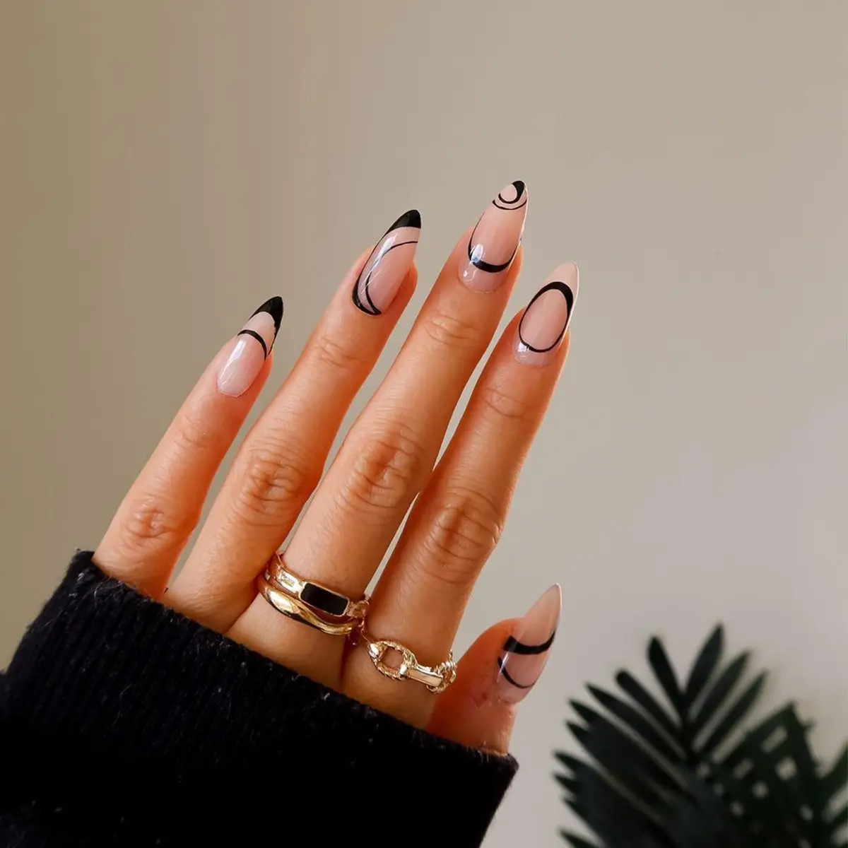Nordic Wind Wears A Simple Nail Patch