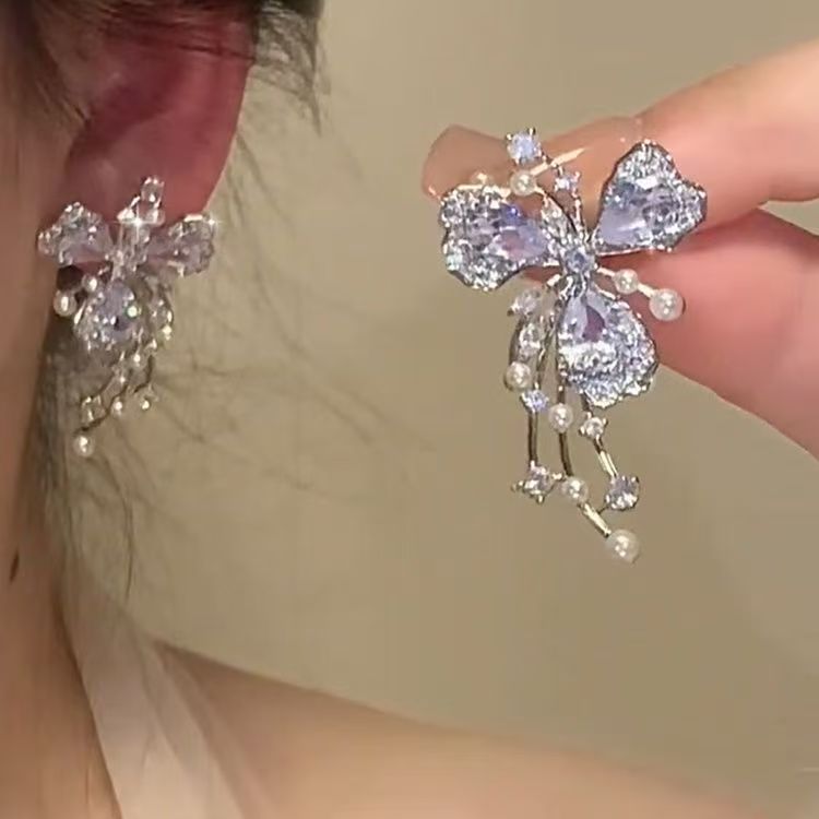 2026 Super Fairy INS Style Full Paved Rhinestone Floral Earrings For Women, Exquisite High-End Versatile Elegant Stud Ear Jewelry