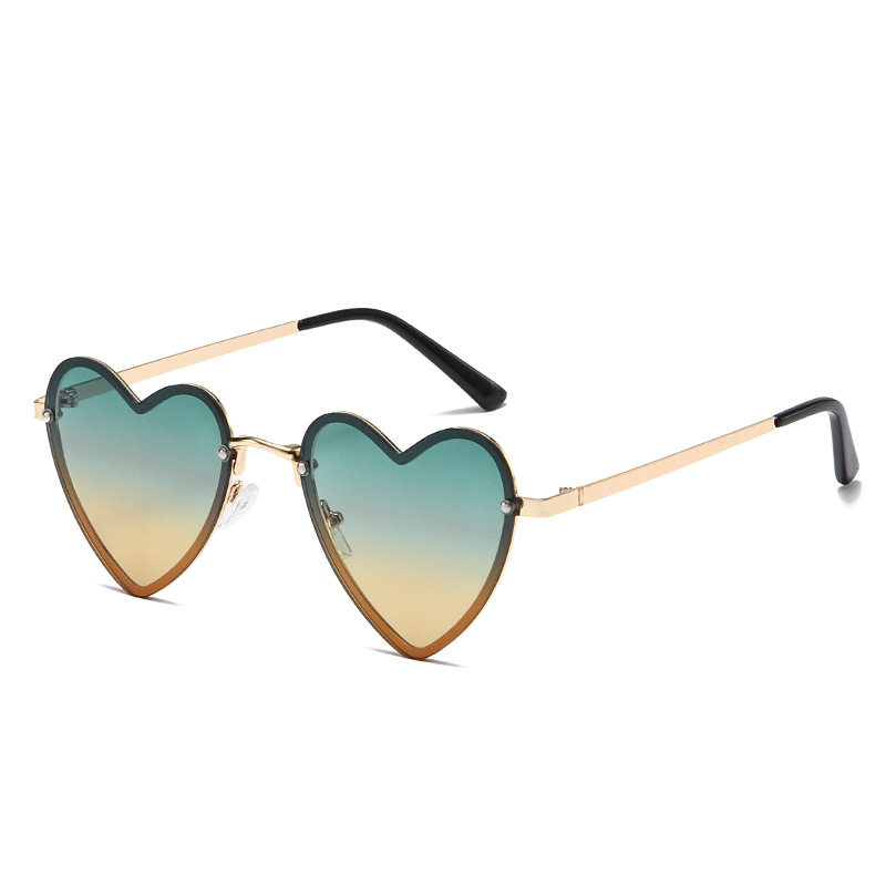 Women’s Fashion Peach Heart Decorative Sunglasses