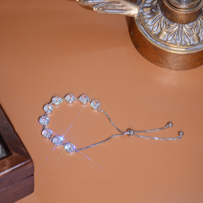 مجموعة مجوهرات عصرية متنوعة لأزياء السيدات