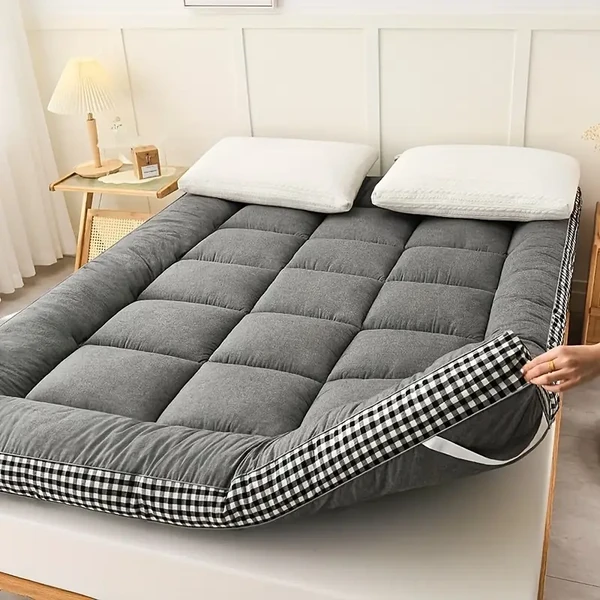Twin Mattress Pad with Checkered 3D Edges – Soft Quilted Cushion, Breathable Bed