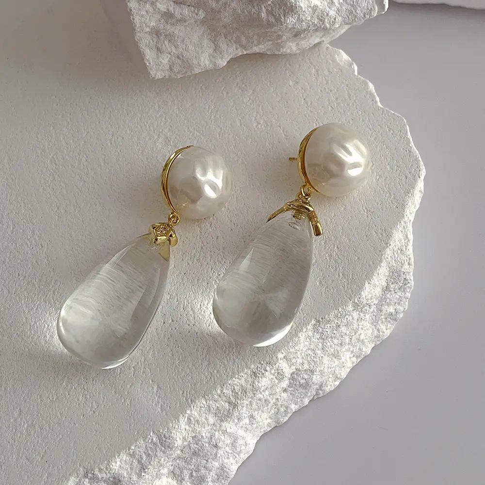 French Retro Design Pearl Drop Glass Pendant