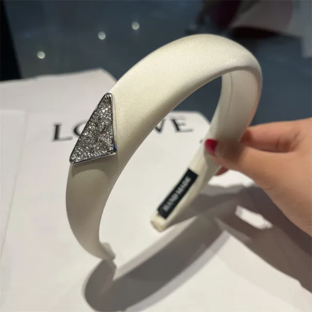 Ice Silk Headband Ruichong Triangular Hairpin White - Shop at LoveMi