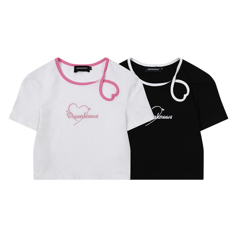 Title 8, T-shirt corto da donna con cuore traforato, man...