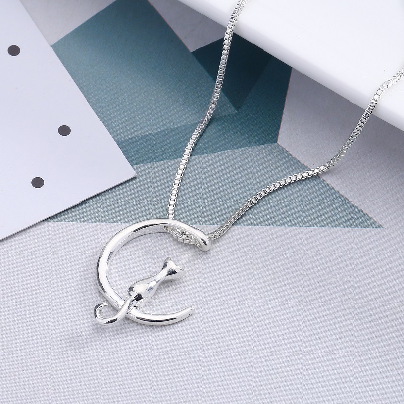 Fashion Cat Moon Pendant Necklace For Women Girls