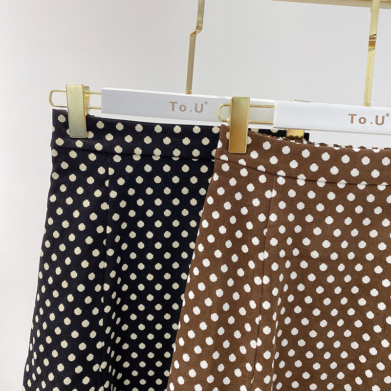 Title 6, Polka dot high waist skirt – a stylish and flat...