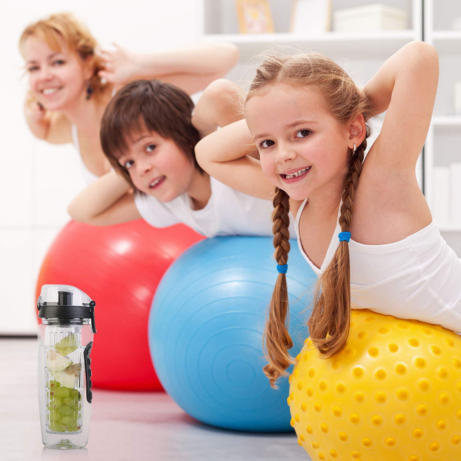 3 Color Options - 1Pc Fruit Infuser Water Bottle 32OZ Juice Shaker Sport With Flip Top Lid Anti-Slip Grips For Office Home Sport Running Walking Hiking - Image 3